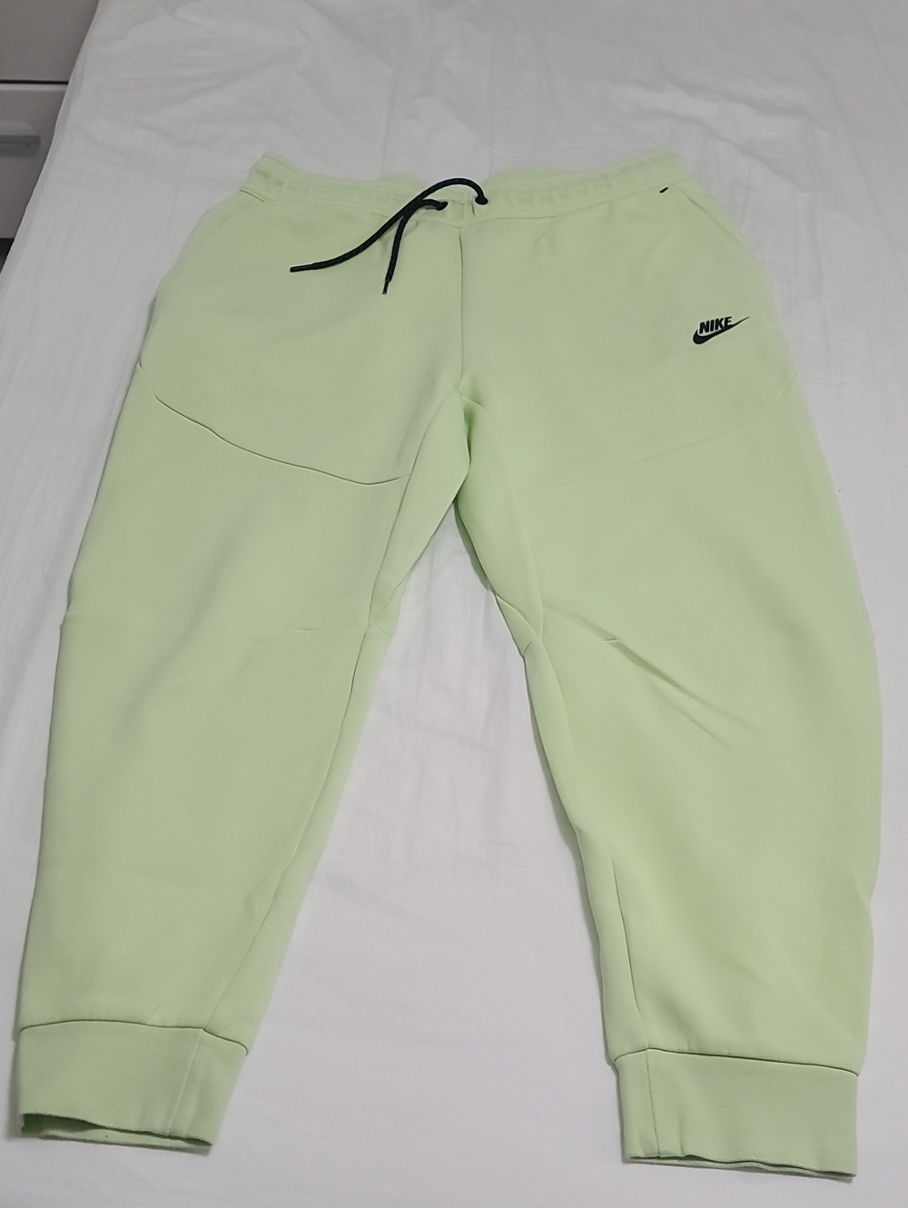 Nike Mens Sz L Light Lime Green Jogger Pants
